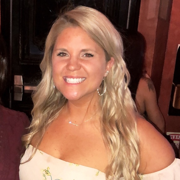 Meet your Posher, Ashley - Picture 1 of 1